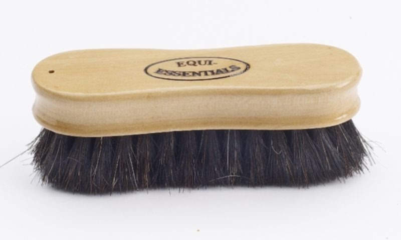 Brosse en bois,, crins de cheval Brosse en bois,, crins de cheval