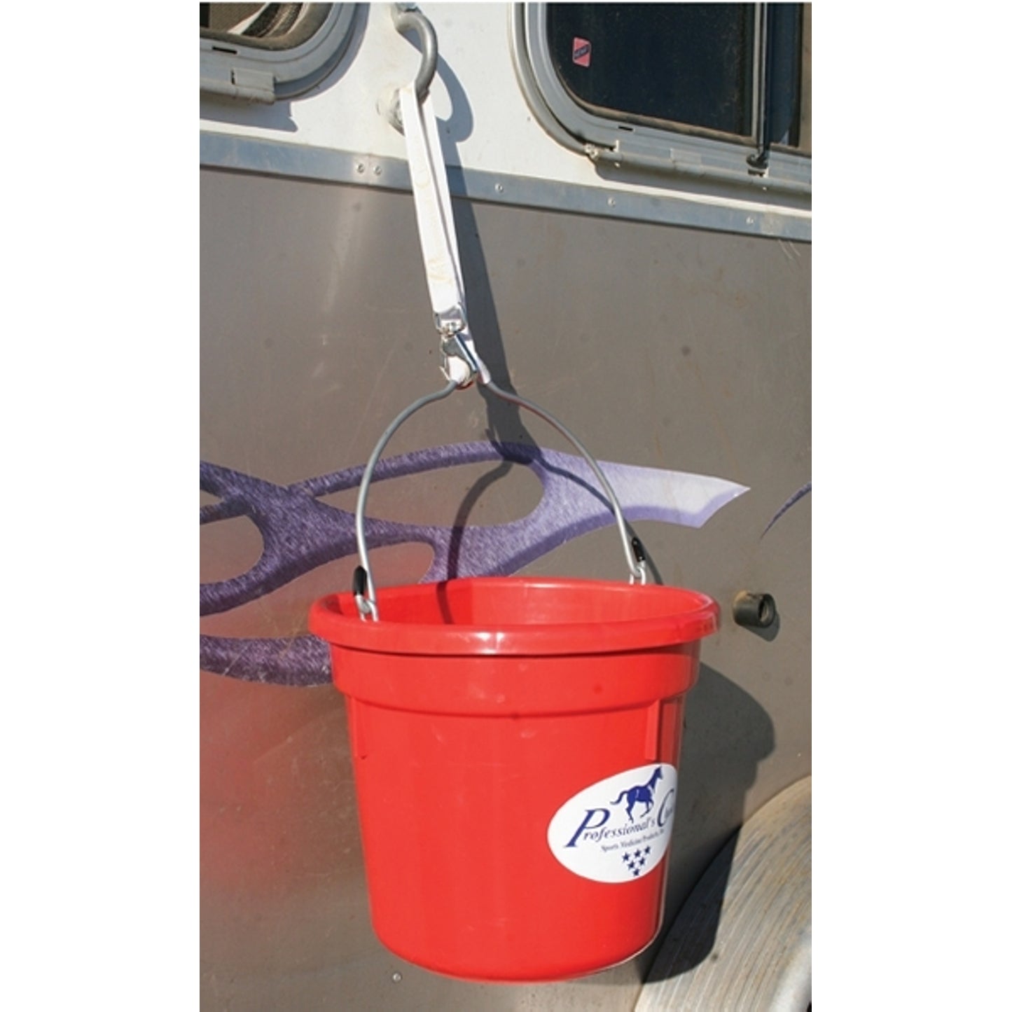 pc-whitebucketstrap.jpg