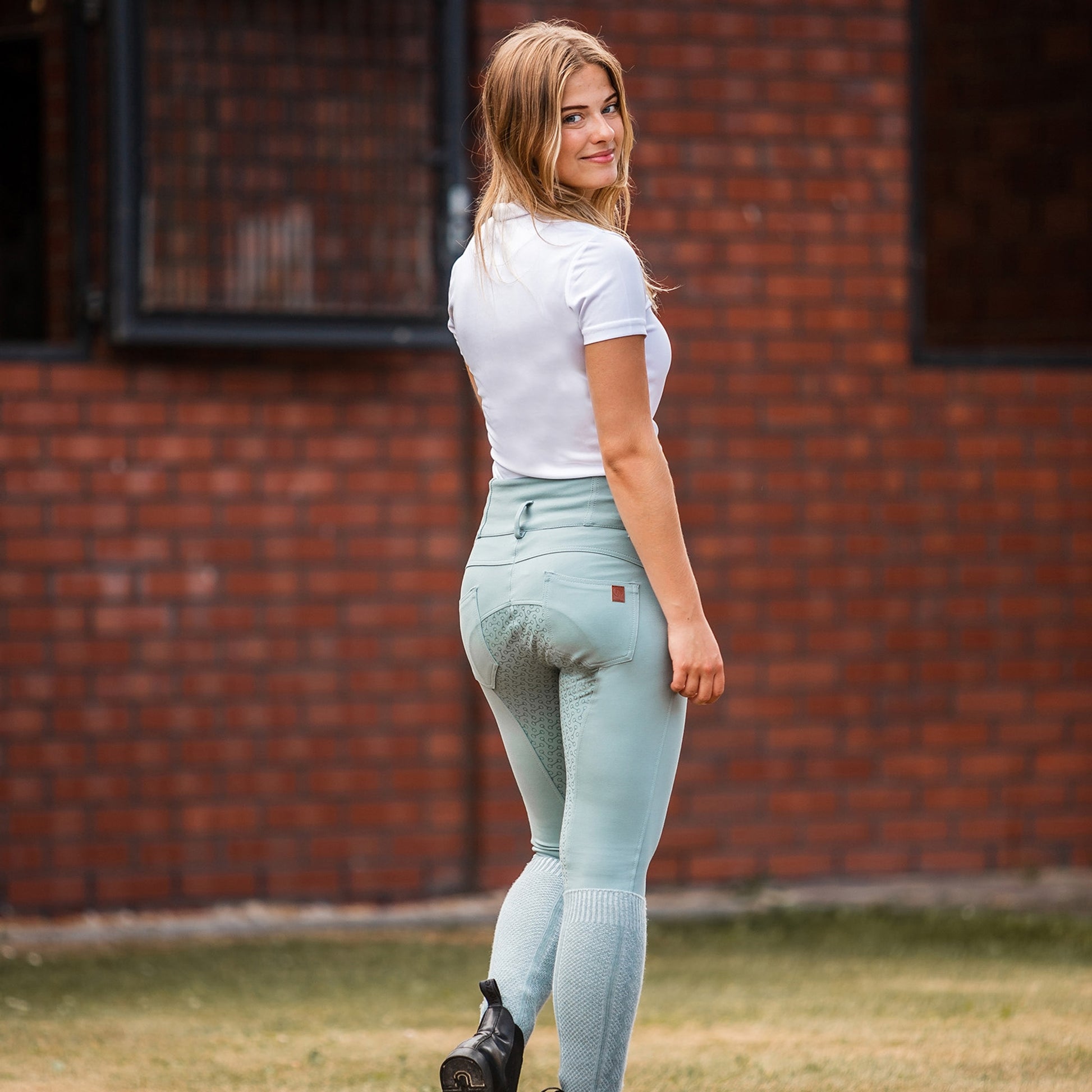 4-390901-c.jpg