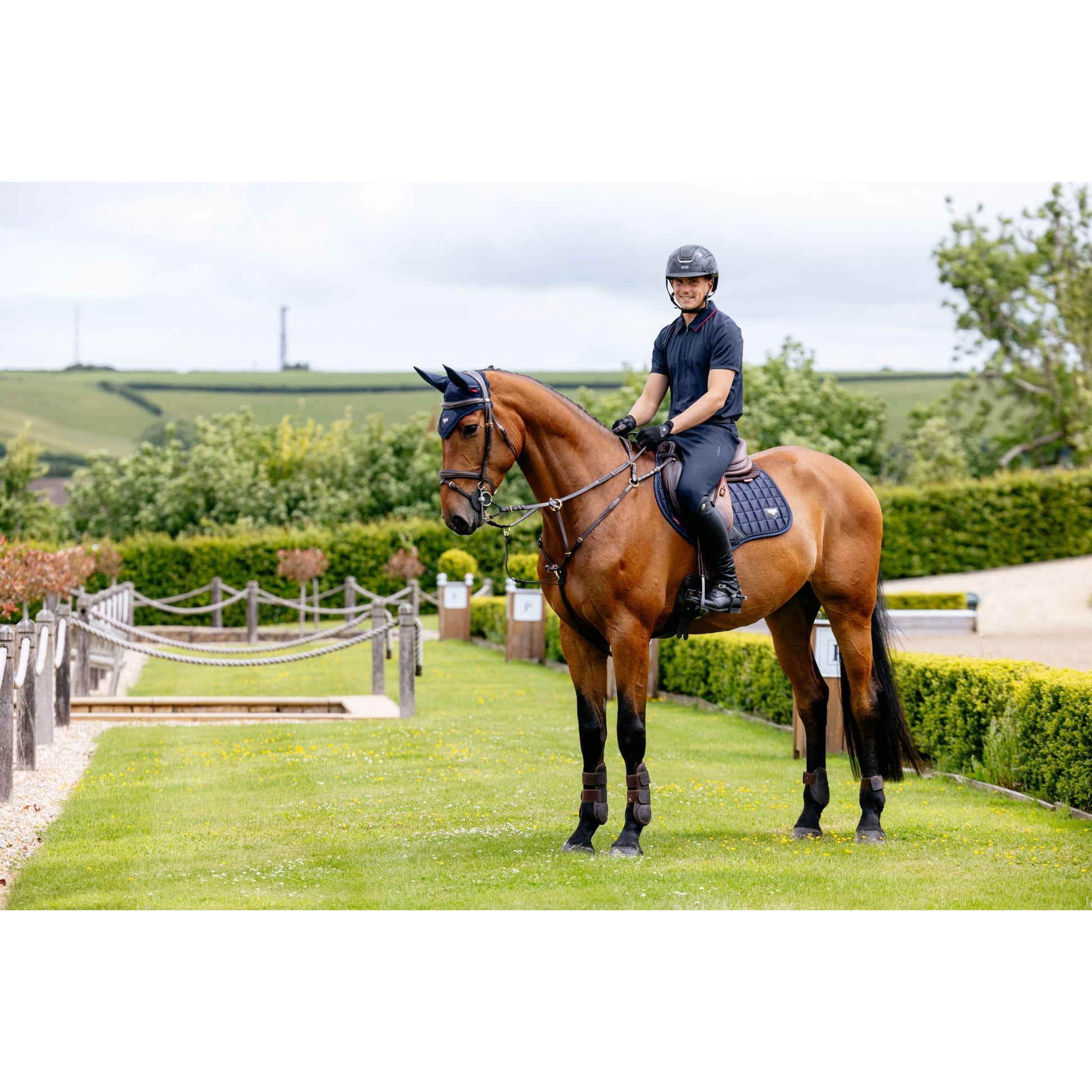 Lemieux Loire Classic Close Contact Square Pad