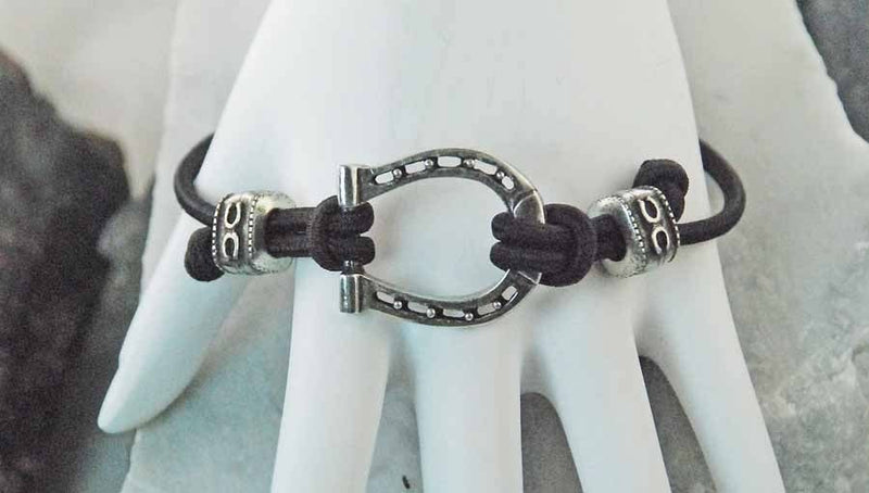 Barbary Horse Shoe Bungee Bracelet Black
