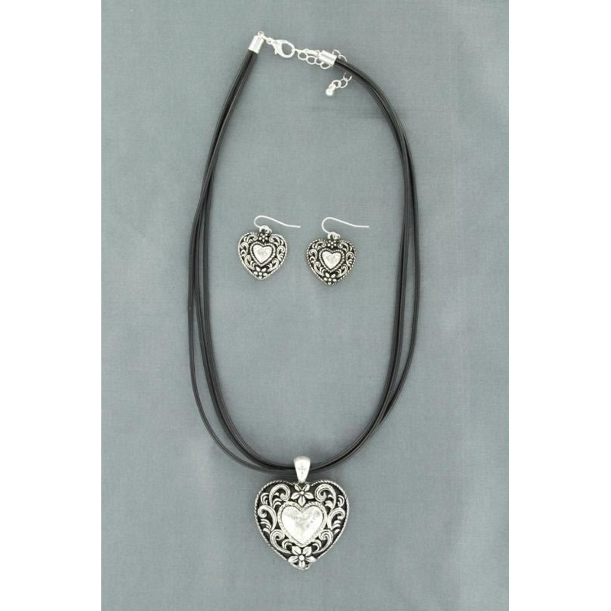 Blazin Roxx Heart Leather Cord Necklace SetBlack