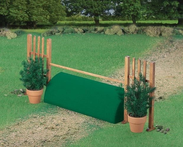 Tack Hunter Roll Top Jump 12.25in X 3in X 5.5in