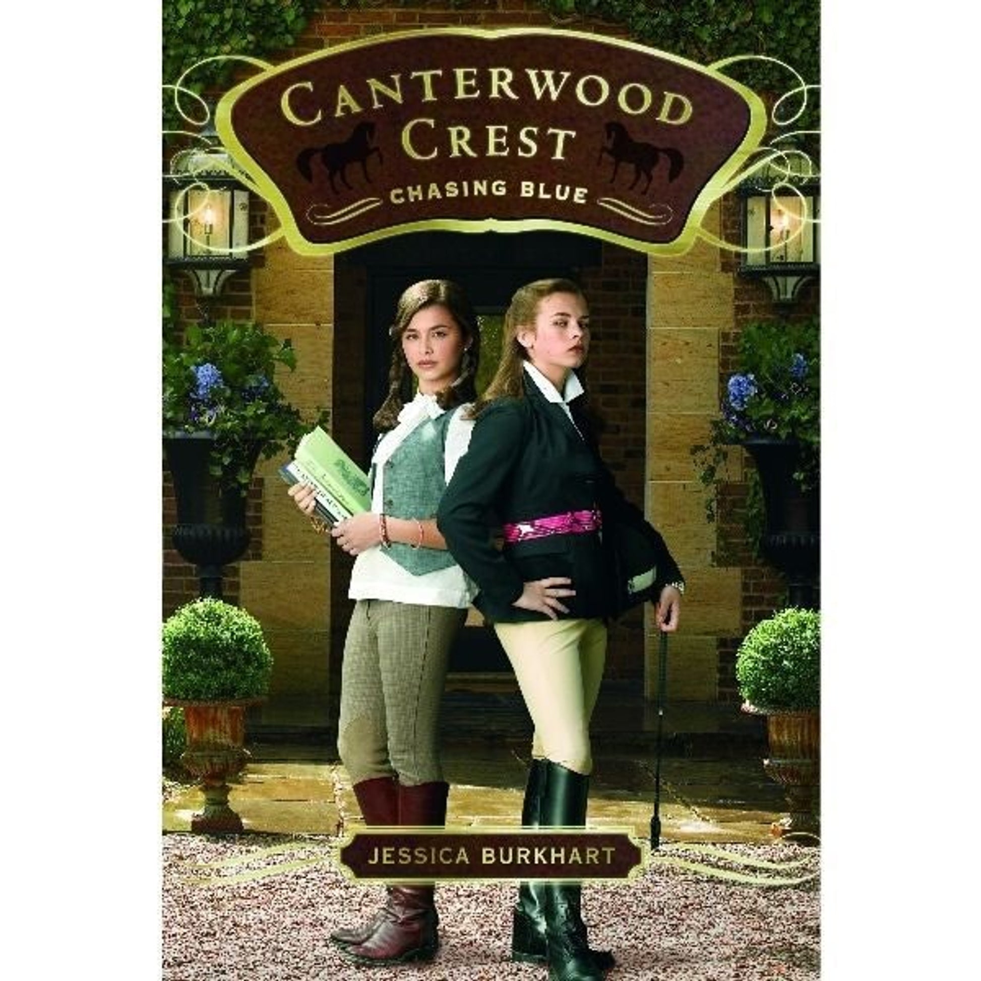 Chasing Blue Canterwood Crest SeriesBk/Wh
